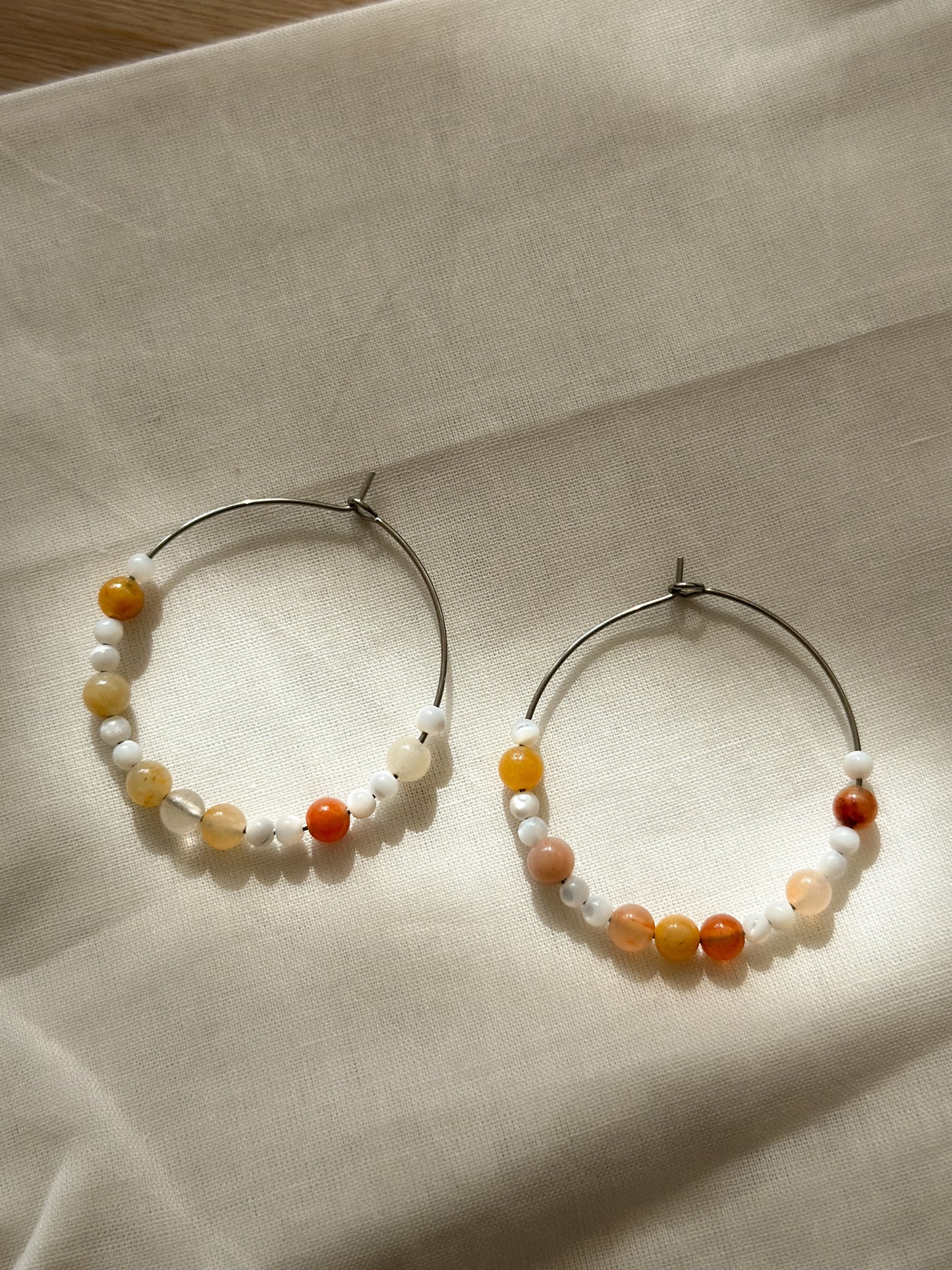 吉 (Luck) Hoop Earrings